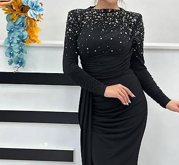 Donlar: Zərif qara ziyafət geyimi - Model: uzun, bədənə oturan siluet, yerə — 2