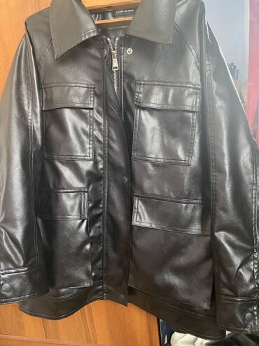 Демисезонные куртки: Куртка из эко кожи . очень лёгкая размер s. почти новое