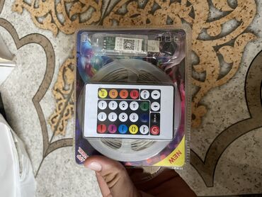 Çilçıraqlar: Bu RGB LED zolaq işığı, USB güc təchizatı ilə təchiz olunmuşdur və