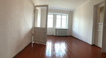 продается квартира в балыкчы в Кыргызстан | Посуточная аренда квартир: 2 комнаты, 38 м², 2 этаж, Свежий ремонт, Центральное отопление