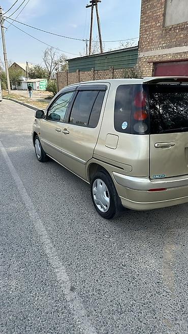 sprinter 2003: Toyota Raum: 2002 г., Минивэн — 2