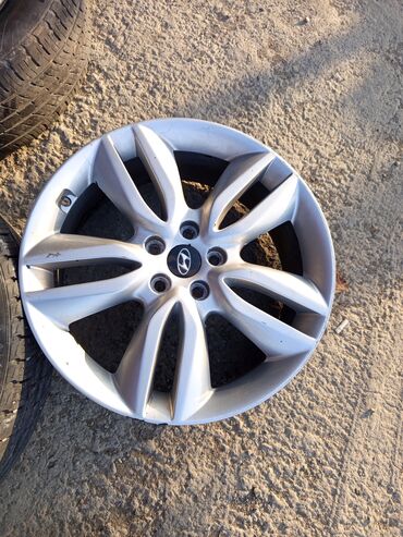 Disk təkərlər: İşlənmiş Disk təkər Hyundai 235 / 55 / R 19, 5 Boltlu — 3