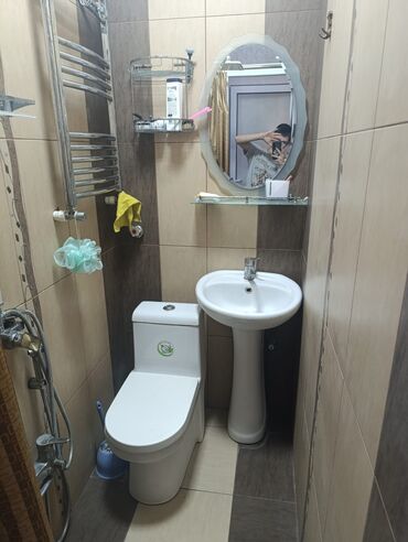 Uzunmüddətli kirayə mənzillər: Salam 7/24 zeng ve vassap aktivdi ev uzunmuddetii kiraye verilir — 28