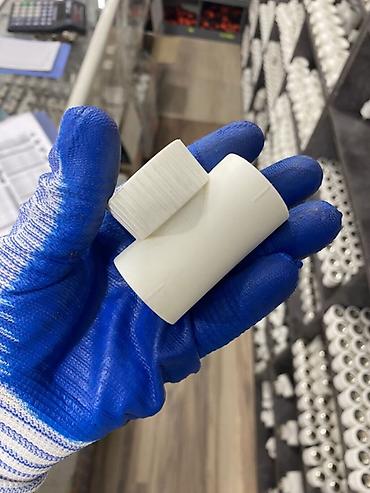 Полипропиленовый тройник PPRC 25×1/2″×25, белый. Фитинг предназначен