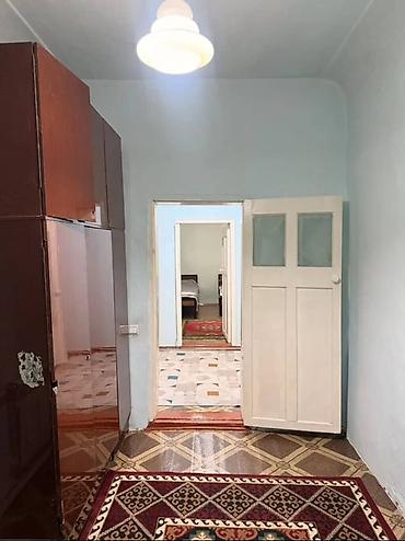 Продажа коттеджей и домов: 🏡 Продаётся просторный дом 📍 Район Ош базар Срочная продажа! • 🛏 — 12