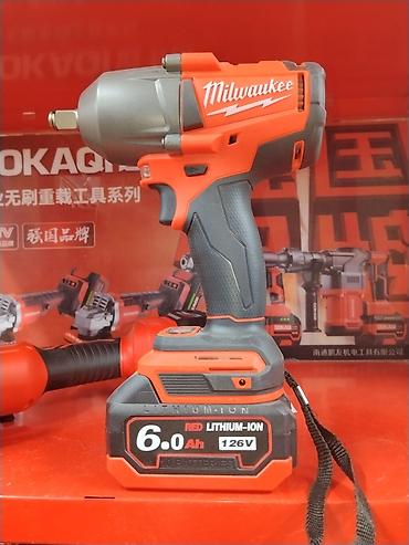 форс ключ: Аккумуляторный ударный гайковерт Milwaukee M18 FMTIWF12 - Напряжение — 1