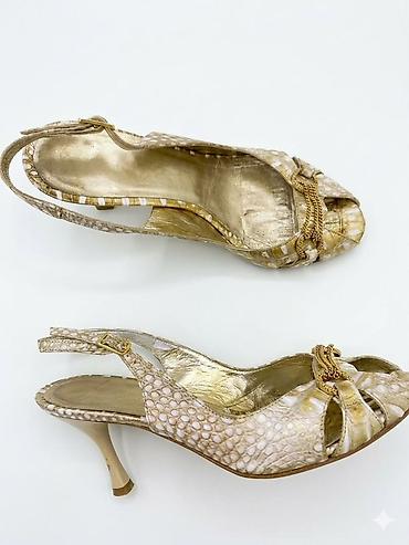 Женская обувь: Женские туфли на небольшом каблуке (kitten heel), 2 пары. 1) AXA — 2