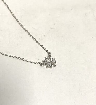 продаю в связи с переездом: Кулон, Унисекс, Жаңы, Формасы: Чөптөр