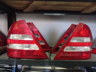 Arxa stopları: Mercedes-Benz — 4