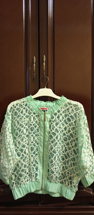 uzun jaket: Cox gozel vetrofkadir.Hem yazliq hem payizliq