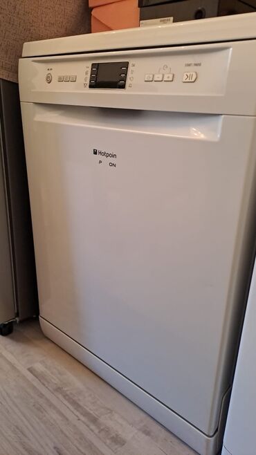 ariston 50 litr: Qabyuyan maşın Hotpoint-Ariston, Tam qabaritli (60 sm.), Ayrıca dayanan, İşlənmiş