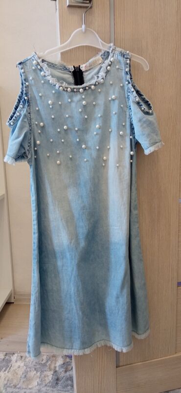 платье на 5 лет: Детское платье, цвет - Голубой, Б/у