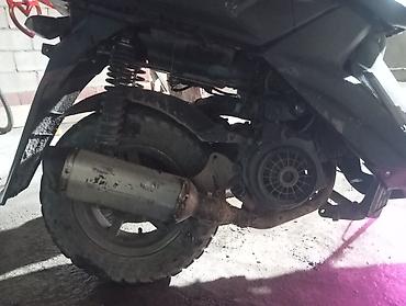 Скутеры: Скутер/мопед городской с дополнительным светом и багажным кофром — 2