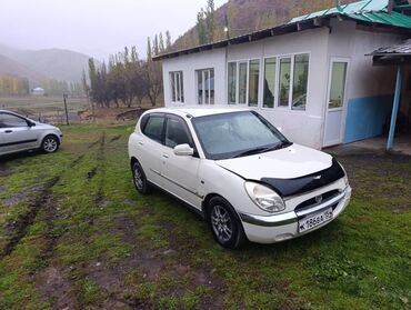 Toyota: Toyota Дуэт: 1999 г., 1 л, Автомат, Бензин, Хэтчбэк