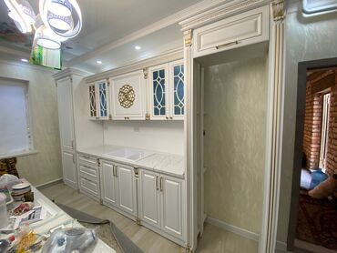 купить кухонные шкафы по отдельности: Кухонный гарнитур белого цвета с золотистыми декоративными элементами