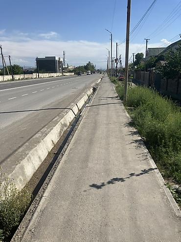 Недвижимость: Продаю дом под бизнес биринчи линиядан 10 сотик жаны базардын жанында — 3