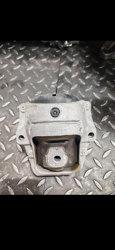 grejaci golf 4: AUDI Q5 2.0 TFSI NOSAC MOTORA ORIGINAL 8R0199381 | Audi q5 2.0 3.0 — 4