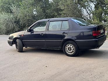 Транспорт: Volkswagen Vento: 1992 г., 1.8 л, Автомат, Бензин, Седан — 2