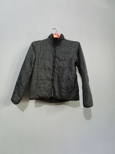 Спортивные костюмы: Qara rəngli /kişi kurtkası - Model: yüngül, quilted (kvadrat tikişli)