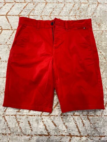 модные одежды: Мужские шорты, S (EU 36), Tommy Hilfiger, Новый, цвет - Красный, Самовывоз