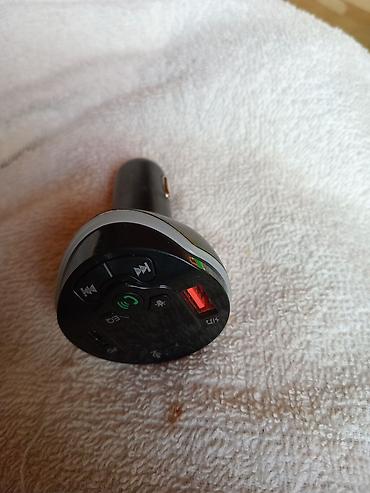 radio satışı: Avtomobil üçün Bluetooth FM transmiver və sürətli USB şarj cihazı — 7