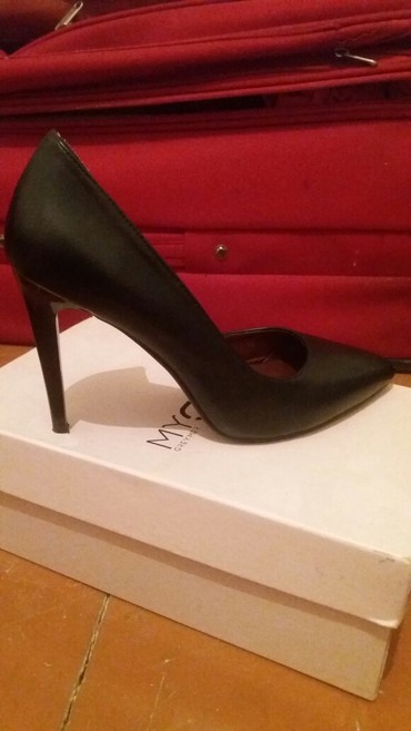 женская обувь больших размеров из германии: Туфли 39, цвет - Черный