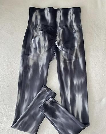 sinsay helanke za trening: Ženske sportske helanke – tie-dye sivi print - Visok struk sa — 3