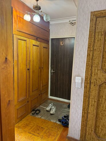 продажа 3 комнатных квартир в баку: Bakı, 8-ci kilometr, 3 otaqlı, Köhnə tikili, m. Neftçilər, 62 kv. m