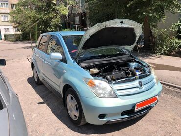 Toyota: Toyota ist: 2003 г., 1.3 л, Автомат, Бензин, Седан