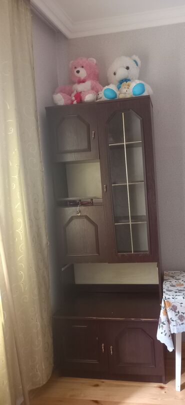 TV altlığı: Düz TV altlığı, Polkalı, Laminat