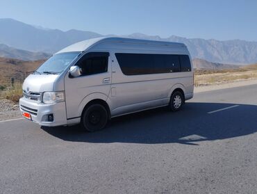 гольы 2: Toyota Hiace: 2008 г., 2.7 л, Механика, Газ, Минивэн