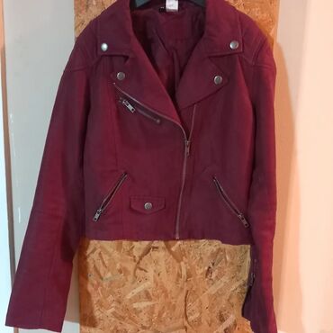 hm jaknica: H&M crop jaknica, vel. S, odlicno stanje, kao nova
900 din
