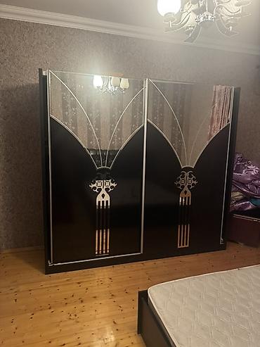 gumuş qasiq: Qapılı sürgülü dolab - Material: laminat və güzgü kombinasiyası — 1
