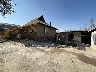 Үйлөрдү сатуу: 4 бөлмө, 100 м², 11 соток, Бишкек, Менчик ээси — 10