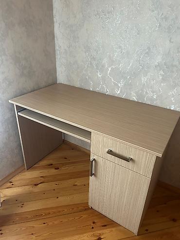 Masalar: Kompüter masası, İşlənmiş, Açılmayan, Dördbucaq masa — 3