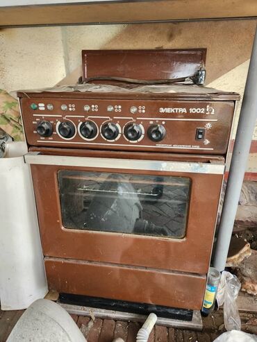 Кухонные плиты, духовки: Продается газ плита с духовкой