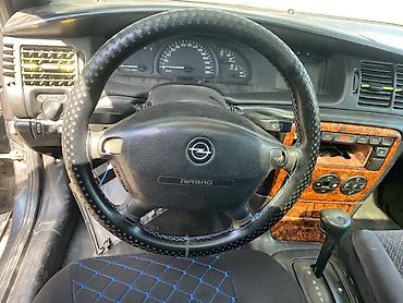 opel fara: Opel sedan – ehtiyat hissələri üçün Model: Opel (sükan və emblemə — 1