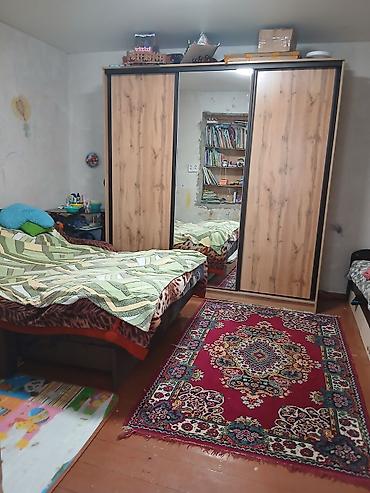 Продажа полдома: Продам пол дома,в доме на два хозяина. Отдельный двор. Площадь 92кв.м — 9