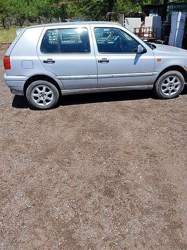 transporter multivan: Volkswagen Golf: 1995 г., Механика, Хэтчбэк — 2