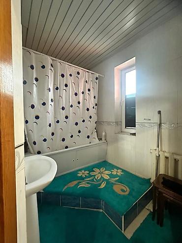 Продажа коттеджей и домов: Продаётся дом в ж/м Ала Тоо 5 соток,дом 193м2 •Дом из кирпича — 17