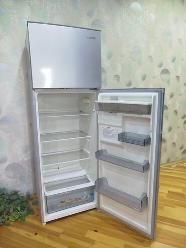 Техника для кухни: Б/у 2 двери Hauser Холодильник Продажа, цвет - Серебристый, С диспенсером