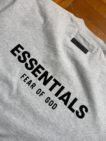 pull and bear duksevi: ESSENTIALS Fear of God majica kratkih rukava - Model: ESSENTIALS by — 2