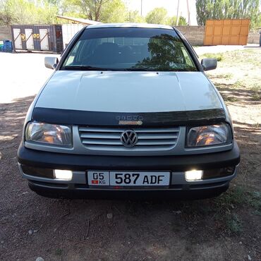 Volkswagen: Volkswagen Vento: 1994 г., 1.8 л, Механика, Бензин, Седан