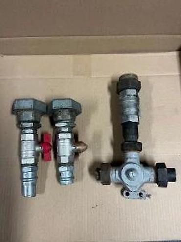 Ostale sanitarije: Industrijski set ventila i fitinga za gas/vodu Opis: - 2 kom — 9