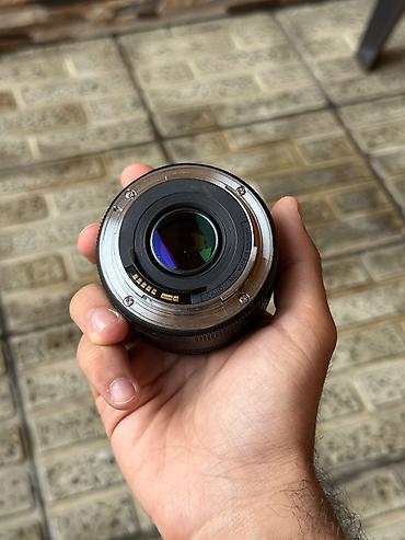 Canon 50mm 1.8 ef ustada olmuyub heçbir prablemi yoxdu ideal