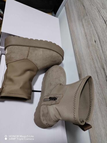 cizme m18: Ugg boots, color - Beige