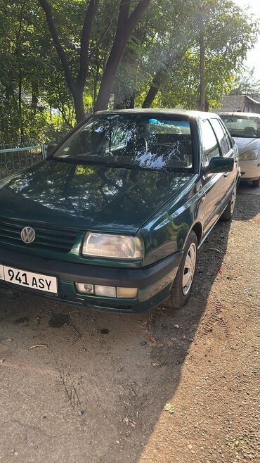 венто гольф3: Автомобиль Volkswagen Jetta, модель третьего поколения, представлен в
