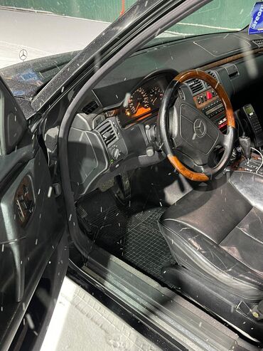 Mercedes-Benz: Mercedes-Benz E-Class: 1997 г., 4.3 л, Типтроник, Бензин, Седан — 7