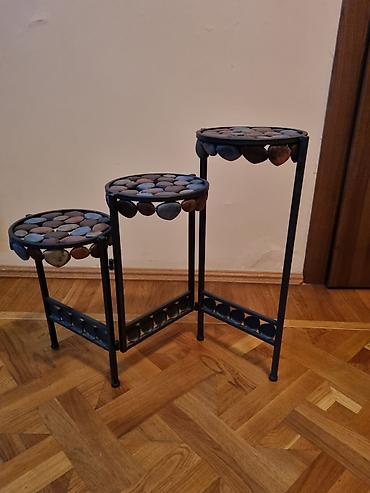 мини подставка: Продаю подставку для цветов новаясделана из металла, высота — 10