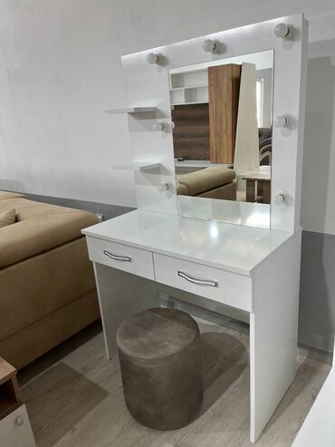 Stolovi: Sto za šminkanje 5 U ponudi moderan stočić za šminkanje, savršen za — 2